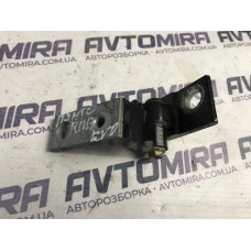Петля передних правых дверей верхний Fiat Punto 3 2005-2018 51825646